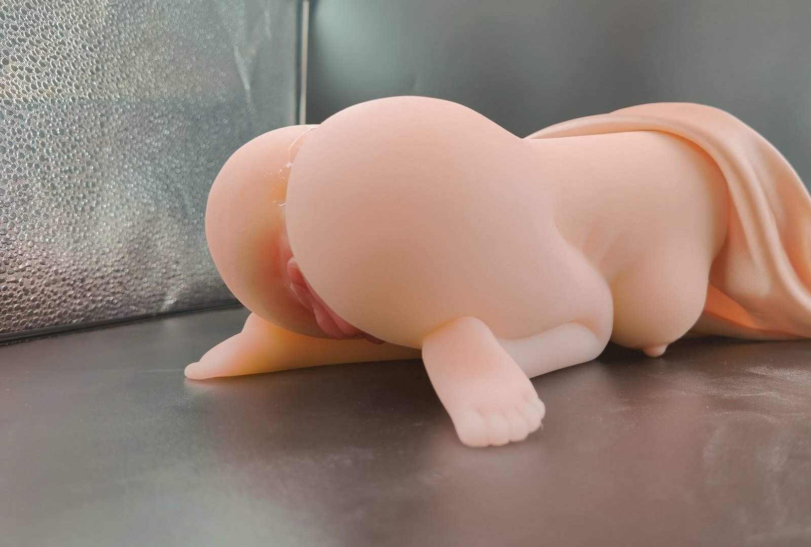 Skin-friendly texture and lifelike skin touch